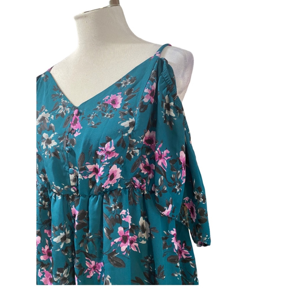 Cold Shoulder Smocked Blouse - Picture 3 of 16
